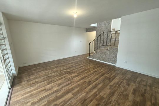 Sala de casa para alugar com 4 quartos, 200m² em Vila Anglo Brasileira, São Paulo