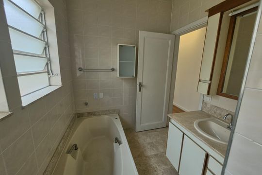 Banheiro de casa para alugar com 4 quartos, 200m² em Vila Anglo Brasileira, São Paulo