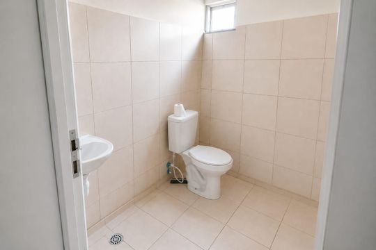 Banheiro de apartamento para alugar com 2 quartos, 48m² em Cabuçu, Nova Iguaçu