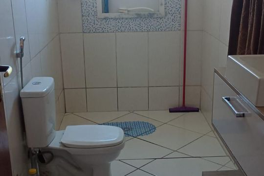 Banheiro de casa à venda com 2 quartos, 101m² em Jardim Santa Emilia, Guarulhos