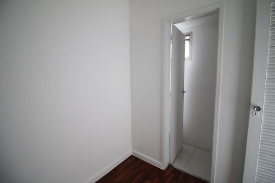 Quarto de Serviço de apartamento para alugar com 2 quartos, 80m² em Tanque, Rio de Janeiro