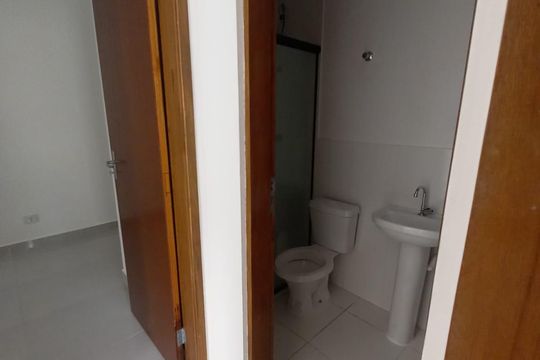 Banheiro de casa de condomínio para alugar com 2 quartos, 38m² em Penha de França, São Paulo