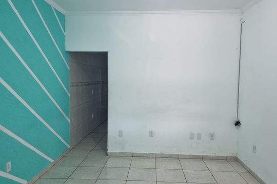 Sala de casa à venda com 4 quartos, 200m² em Parque Sao Rafael, São Paulo