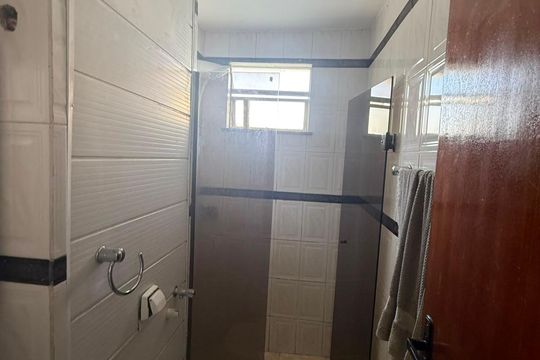Banheiro de apartamento para alugar com 3 quartos, 70m² em Jacarepaguá, Rio de Janeiro