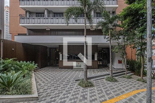 Fachada de kitnet/studio para alugar com 1 quarto, 28m² em Liberdade, São Paulo