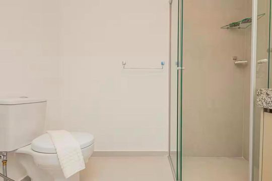 Banheiro de apartamento à venda com 1 quarto, 30m² em Vila Nova Conceição, São Paulo