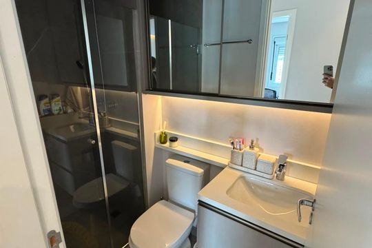 Banheiro de apartamento à venda com 2 quartos, 45m² em Vila Andrade, São Paulo