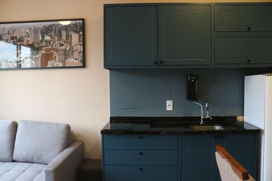 Cozinha de apartamento para alugar com 1 quarto, 26m² em Pompeia, São Paulo