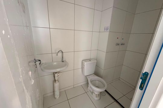 Banheiro de apartamento à venda com 2 quartos, 50m² em Taquara, Rio de Janeiro