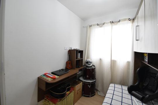 Quarto 1 de apartamento para alugar com 2 quartos, 50m² em Parque da Fonte, São José dos Pinhais