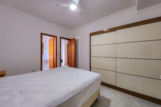 Quarto de casa de condomínio para alugar com 5 quartos, 600m² em Zona de Adensamento Restrito (ZAR), Jacareí