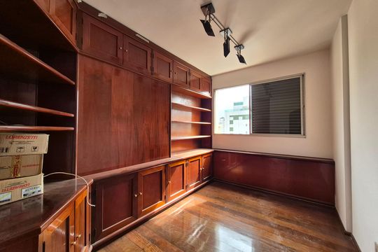 Apartamento à venda com 4 quartos, 127m² em Savassi, Belo Horizonte
