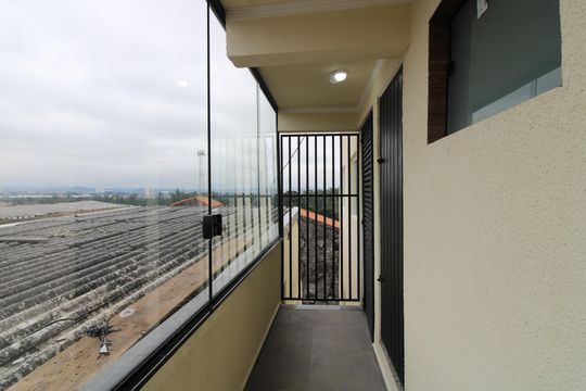 corredor externo de apartamento para alugar com 2 quartos, 55m² em Jardim Verônia, São Paulo