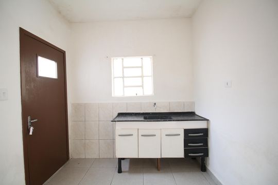 Cozinha  de casa para alugar com 1 quarto, 55m² em Jardim das Palmas, São Paulo