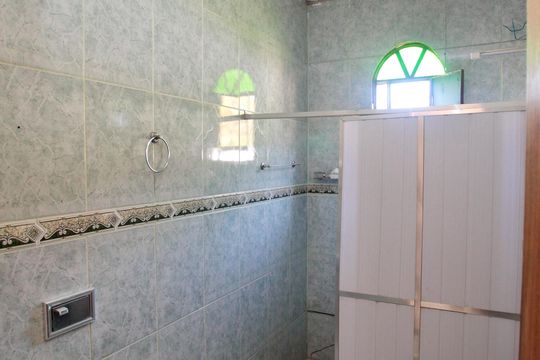 Banheiro Social de casa à venda com 3 quartos, 672m² em Tropical, Contagem