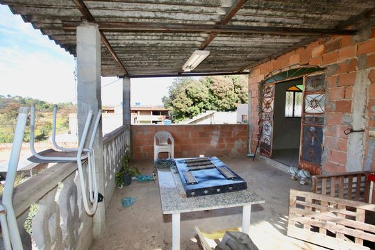 Varanda de casa à venda com 3 quartos, 672m² em Tropical, Contagem