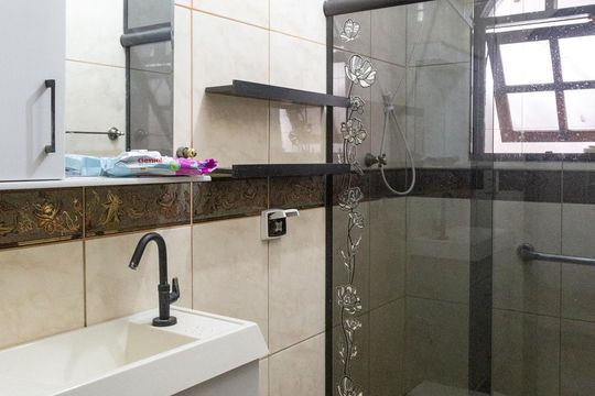Banheiro 1 de casa para alugar com 5 quartos, 350m² em Gopouva, Guarulhos