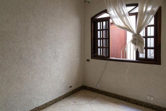 Quarto 1 de casa para alugar com 5 quartos, 350m² em Gopouva, Guarulhos