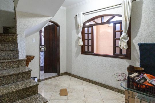 Casa para alugar com 5 quartos, 350m² em Gopouva, Guarulhos