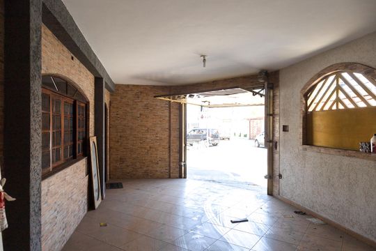 Garagem de casa para alugar com 5 quartos, 350m² em Gopouva, Guarulhos