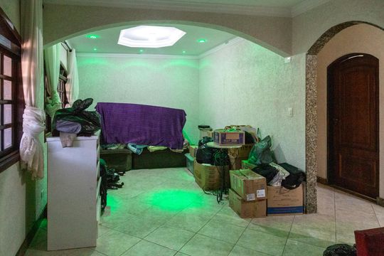 Sala de casa para alugar com 5 quartos, 350m² em Gopouva, Guarulhos