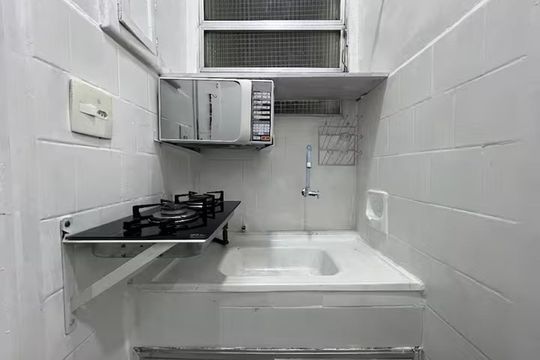 Cozinha de kitnet/studio para alugar com 1 quarto, 30m² em Botafogo, Rio de Janeiro