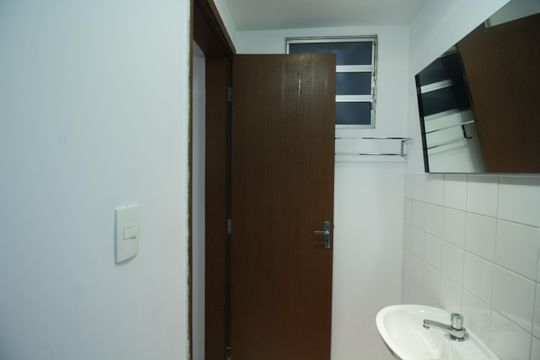 Banheiro de apartamento à venda com 4 quartos, 94m² em Vila Miriam, São Paulo