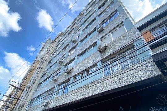 Fachada de apartamento para alugar com 1 quarto, 27m² em Farroupilha, Porto Alegre