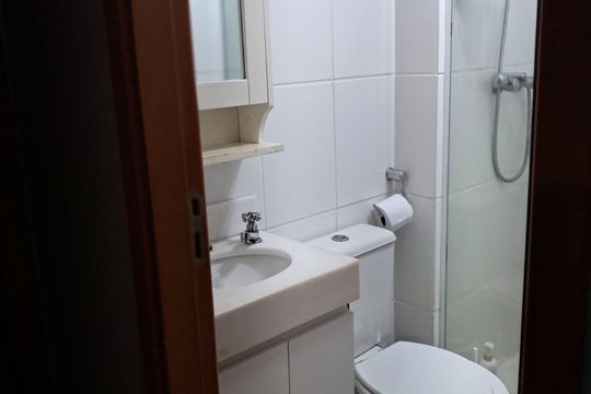 Banheiro de apartamento à venda com 2 quartos, 45m² em Irajá, Rio de Janeiro