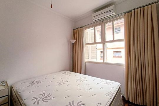 Quarto de apartamento à venda com 1 quarto, 40m² em Menino Deus, Porto Alegre