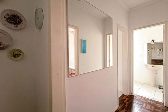 Corredor de apartamento para alugar com 1 quarto, 40m² em Menino Deus, Porto Alegre