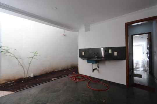 Área de Serviço de casa à venda com 3 quartos, 300m² em Vila Prudente, São Paulo
