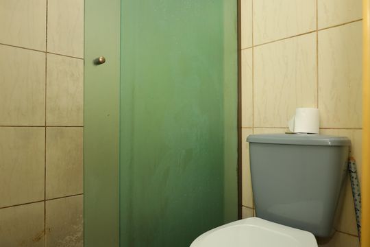 Banheiro de apartamento à venda com 2 quartos, 56m² em Itaquera, São Paulo