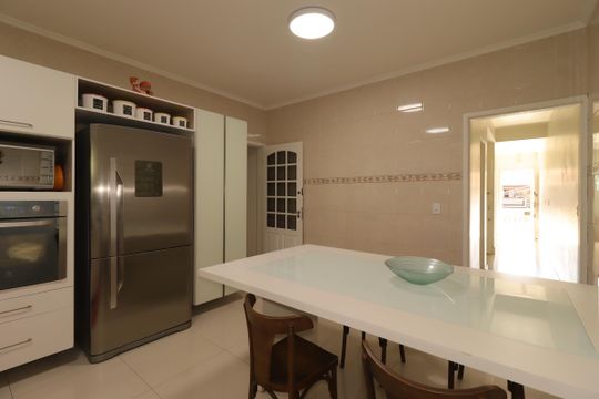 Cozinha de casa à venda com 3 quartos, 243m² em Parque Gerassi, Santo André