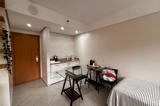 Cozinha de apartamento à venda com 1 quarto, 33m² em Alphaville Industrial, Barueri