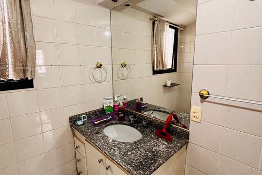 Banheiro suíte  de apartamento à venda com 3 quartos, 98m² em Alphaville Industrial, Barueri