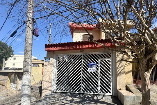 Fachada de casa à venda com 3 quartos, 180m² em Vila Lusitania, São Bernardo do Campo