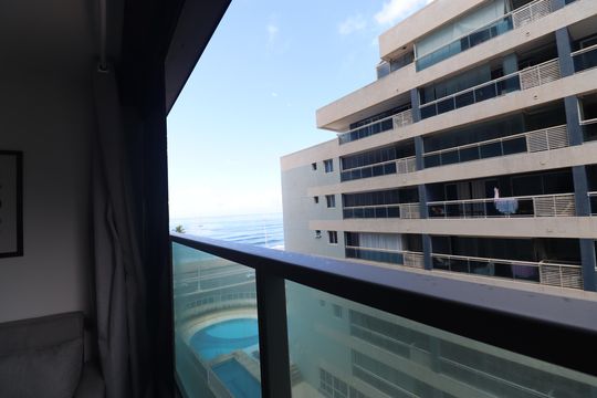 Varanda de kitnet/studio para alugar com 1 quarto, 31m² em Jardim Armação, Salvador