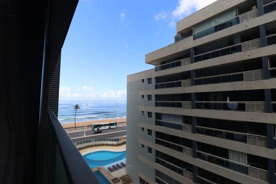 Varanda de kitnet/studio para alugar com 1 quarto, 31m² em Jardim Armação, Salvador