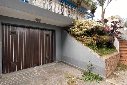 Área externa - Garagem de casa para alugar com 3 quartos, 205m² em Vila Campesina, Osasco