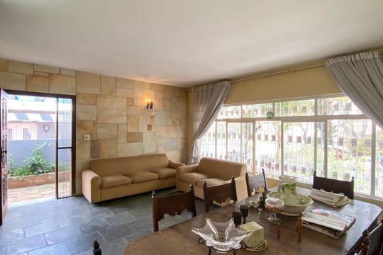 Casa para alugar com 3 quartos, 205m² em Vila Campesina, Osasco