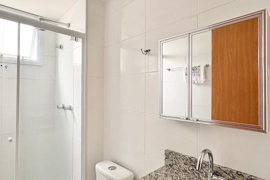 Banheiro de apartamento para alugar com 2 quartos, 42m² em Jardim Iris, São Paulo