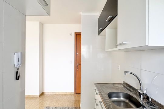 Cozinha de apartamento para alugar com 2 quartos, 42m² em Jardim Iris, São Paulo