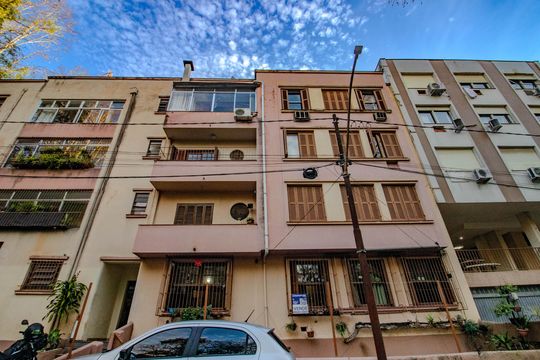 Fachada de apartamento à venda com 3 quartos, 100m² em Petrópolis, Porto Alegre