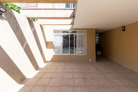 Garagem de casa à venda com 3 quartos, 124m² em Parque Jabaquara, São Paulo