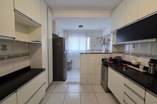Cozinha de apartamento para alugar com 2 quartos, 128m² em Guilhermina, Praia Grande