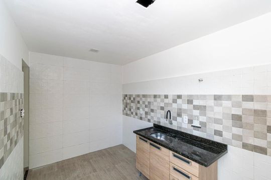 Cozinha de apartamento para alugar com 2 quartos, 66m² em Olaria, Rio de Janeiro