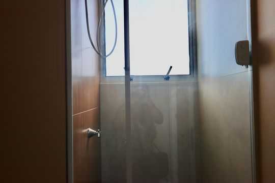 Banheiro de apartamento para alugar com 2 quartos, 32m² em Nova Brasília, Salvador