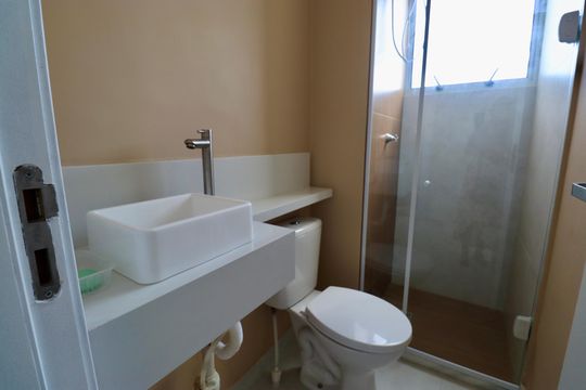 Banheiro de apartamento para alugar com 2 quartos, 32m² em Nova Brasília, Salvador