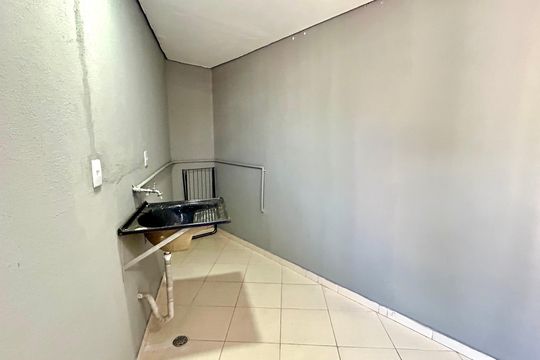 Área de Serviço de casa para alugar com 2 quartos, 100m² em Jardim Guilhermino, Guarulhos